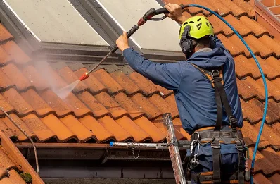 Démoussage et hydrofuge de toiture à Leuc